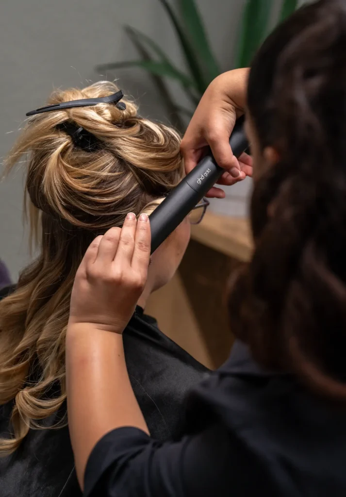 Stylingfrisuren jeder Art